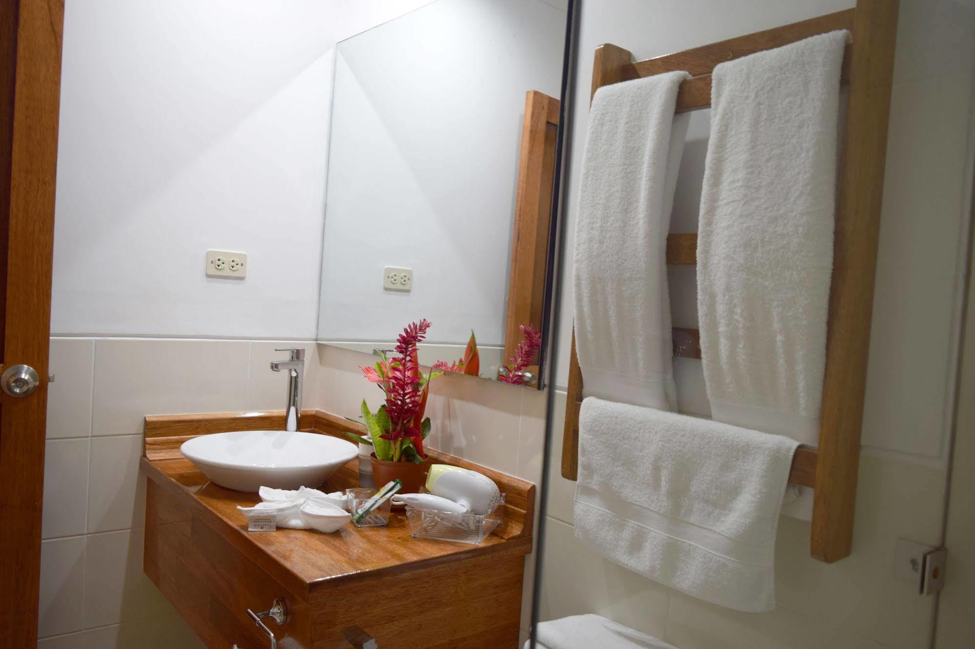 Hotel Jungle House Iquitos Ngoại thất bức ảnh